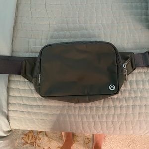 Graphite lululemon belt bag